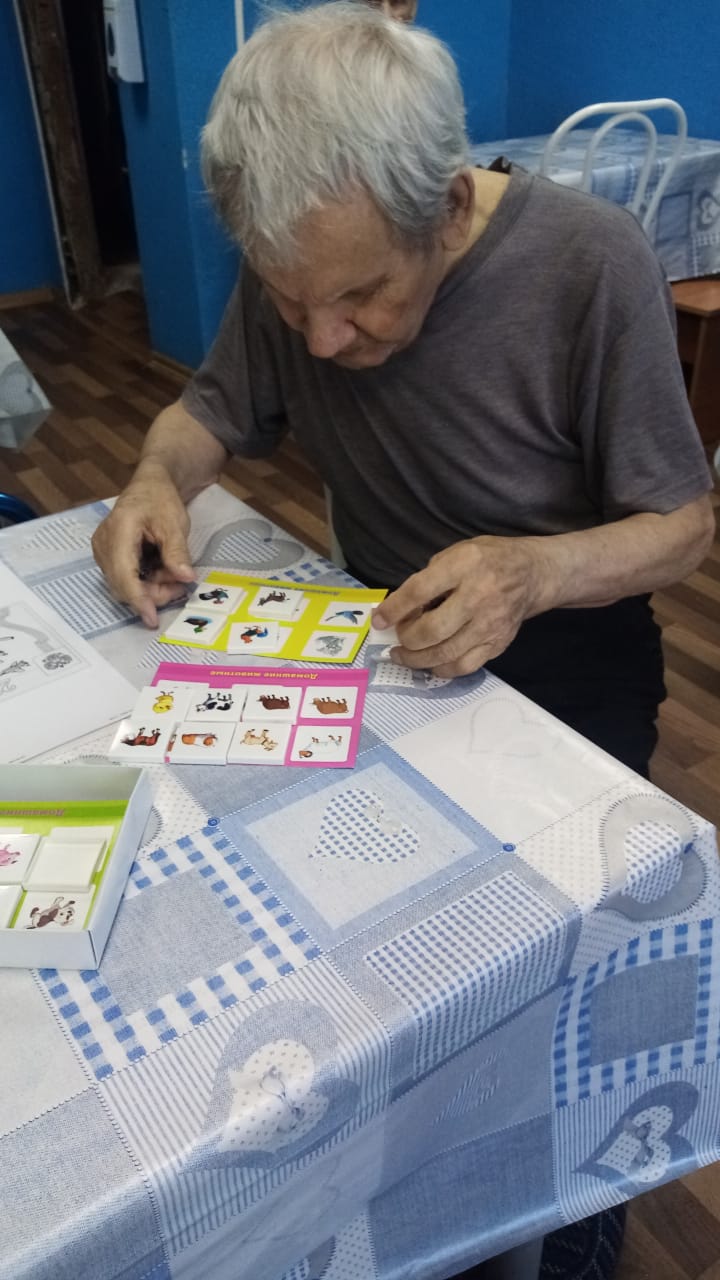Дом престарелых в Красноярске: Уроки рисования в нашем Пансионате Для Пожилых В Красноярске (Март, 2022)